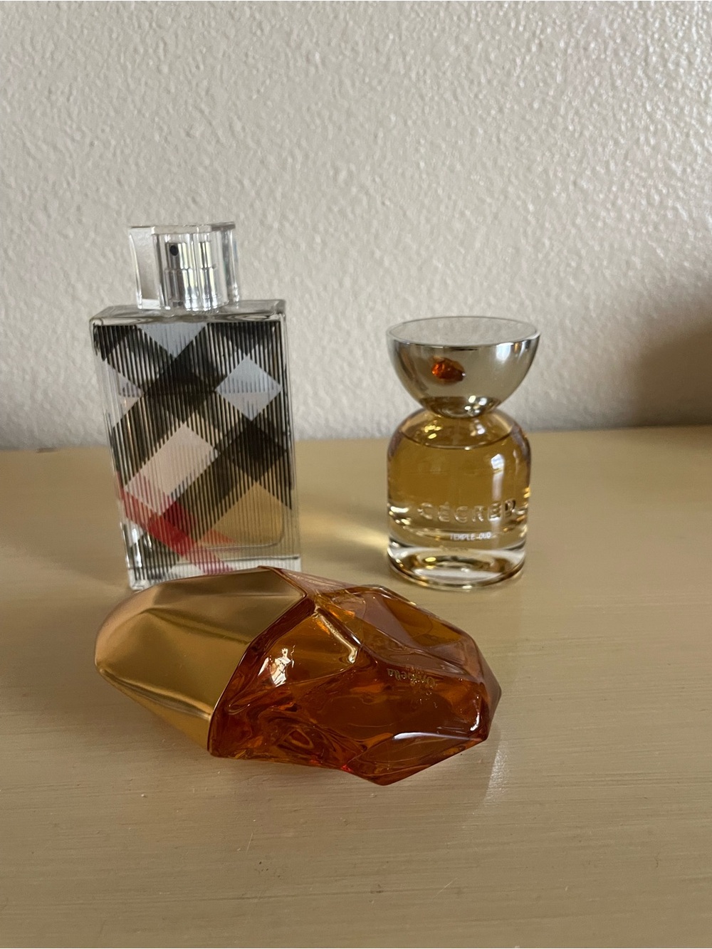 White floral perfume set /bundle